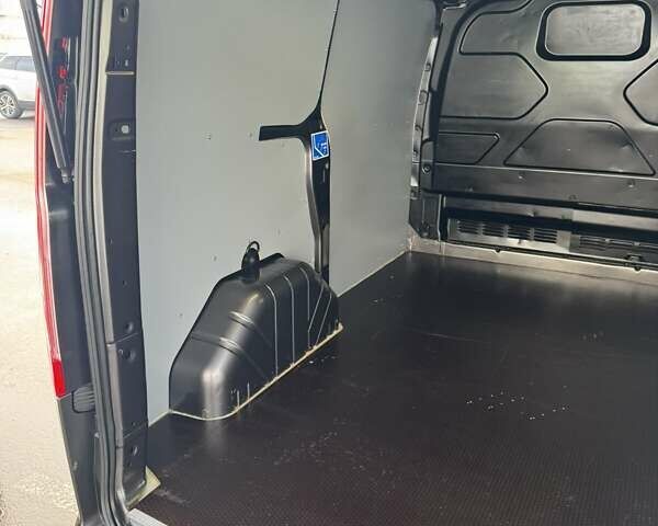 Сірий Форд Транзит Кастом, об'ємом двигуна 2.69 л та пробігом 211 тис. км за 16700 $, фото 16 на Automoto.ua