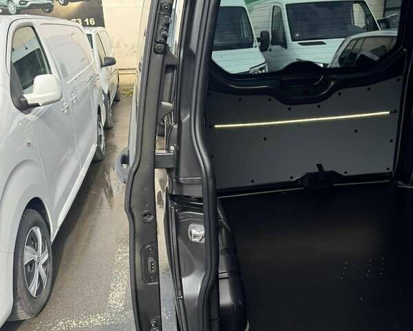 Сірий Форд Транзит Кастом, об'ємом двигуна 2.69 л та пробігом 211 тис. км за 16700 $, фото 21 на Automoto.ua