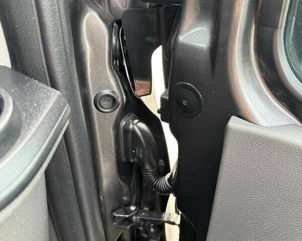 Сірий Форд Транзит Кастом, об'ємом двигуна 2.69 л та пробігом 211 тис. км за 16700 $, фото 26 на Automoto.ua