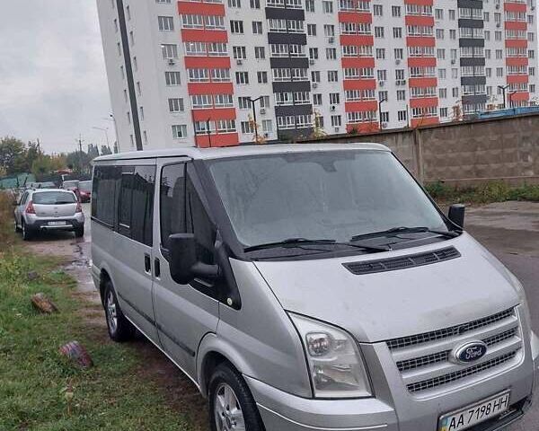 Сірий Форд Транзит Кастом, об'ємом двигуна 2.2 л та пробігом 240 тис. км за 10000 $, фото 2 на Automoto.ua
