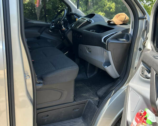 Серый Форд Транзит Кастом, объемом двигателя 2.2 л и пробегом 247 тыс. км за 11100 $, фото 16 на Automoto.ua