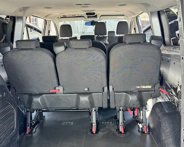 Серый Форд Транзит Кастом, объемом двигателя 2.2 л и пробегом 414 тыс. км за 13500 $, фото 6 на Automoto.ua