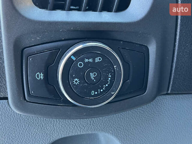 Серый Форд Транзит Кастом, объемом двигателя 2.2 л и пробегом 138 тыс. км за 12900 $, фото 14 на Automoto.ua