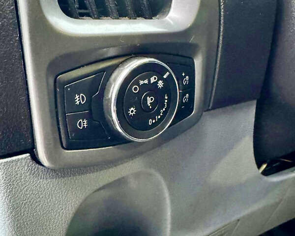 Сірий Форд Транзит Кастом, об'ємом двигуна 2.2 л та пробігом 293 тис. км за 16500 $, фото 32 на Automoto.ua