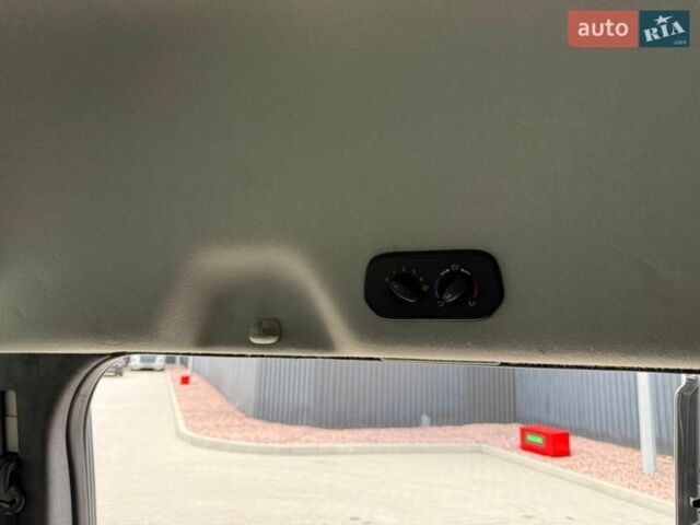 Сірий Форд Транзит Кастом, об'ємом двигуна 2.2 л та пробігом 122 тис. км за 18500 $, фото 27 на Automoto.ua