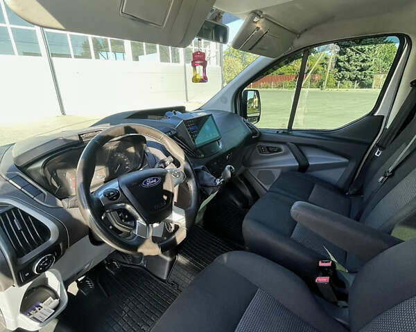 Серый Форд Транзит Кастом, объемом двигателя 2.2 л и пробегом 340 тыс. км за 13000 $, фото 5 на Automoto.ua