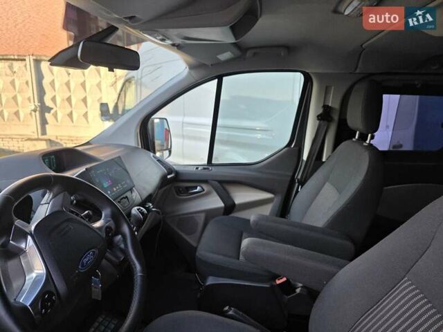 Серый Форд Транзит Кастом, объемом двигателя 2.2 л и пробегом 333 тыс. км за 15000 $, фото 7 на Automoto.ua