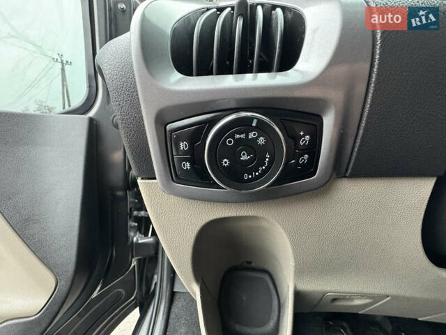 Сірий Форд Транзит Кастом, об'ємом двигуна 2.2 л та пробігом 263 тис. км за 16800 $, фото 48 на Automoto.ua