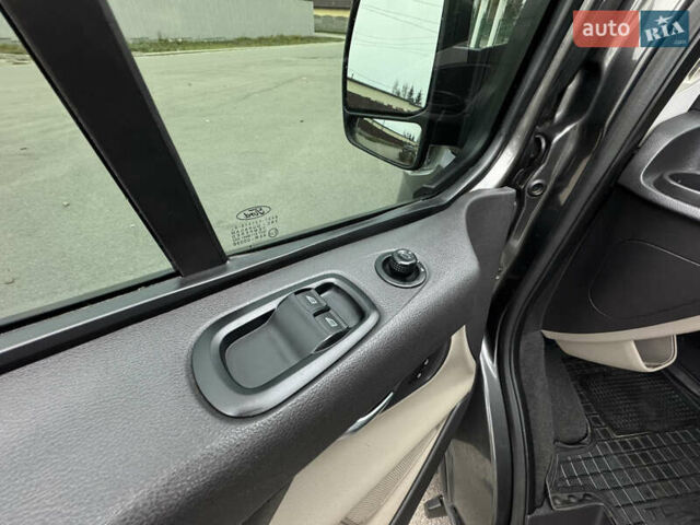 Сірий Форд Транзит Кастом, об'ємом двигуна 2.2 л та пробігом 263 тис. км за 16800 $, фото 44 на Automoto.ua
