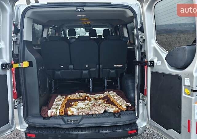 Серый Форд Транзит Кастом, объемом двигателя 2 л и пробегом 191 тыс. км за 18000 $, фото 5 на Automoto.ua
