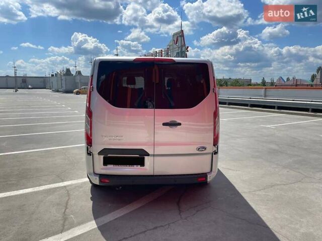 Серый Форд Транзит Кастом, объемом двигателя 2 л и пробегом 195 тыс. км за 25000 $, фото 5 на Automoto.ua
