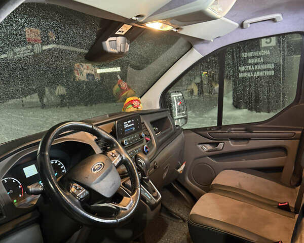 Серый Форд Транзит Кастом, объемом двигателя 2 л и пробегом 300 тыс. км за 21899 $, фото 12 на Automoto.ua