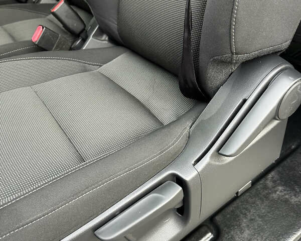 Сірий Форд Транзит Кастом, об'ємом двигуна 2 л та пробігом 255 тис. км за 21499 $, фото 83 на Automoto.ua