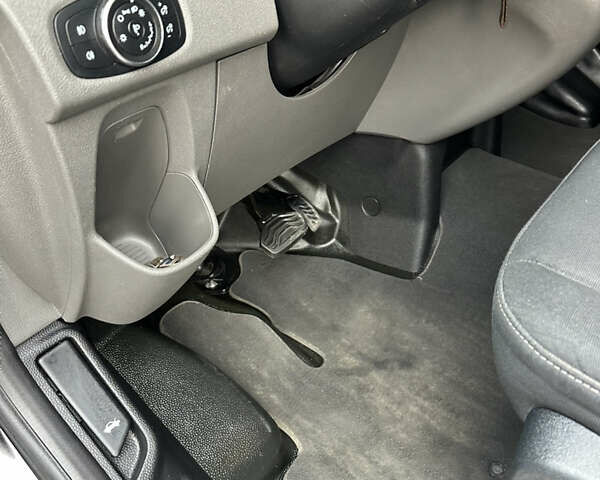 Сірий Форд Транзит Кастом, об'ємом двигуна 2 л та пробігом 255 тис. км за 21499 $, фото 118 на Automoto.ua