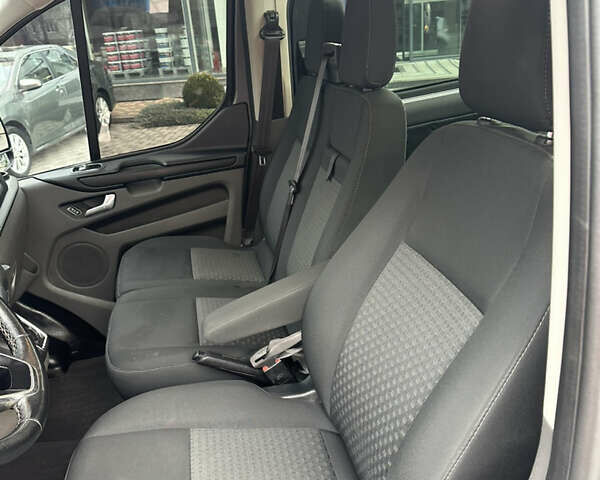 Сірий Форд Транзит Кастом, об'ємом двигуна 2 л та пробігом 255 тис. км за 21499 $, фото 105 на Automoto.ua