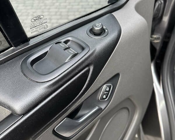 Сірий Форд Транзит Кастом, об'ємом двигуна 2 л та пробігом 255 тис. км за 21499 $, фото 115 на Automoto.ua