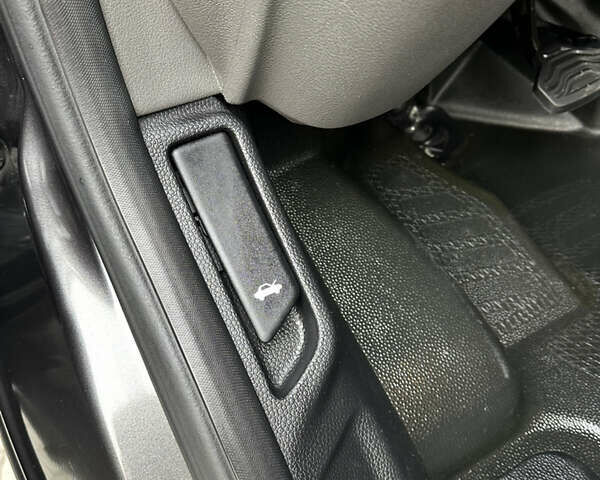 Сірий Форд Транзит Кастом, об'ємом двигуна 2 л та пробігом 255 тис. км за 21499 $, фото 111 на Automoto.ua