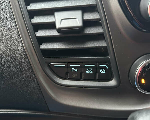 Сірий Форд Транзит Кастом, об'ємом двигуна 2 л та пробігом 255 тис. км за 21499 $, фото 109 на Automoto.ua