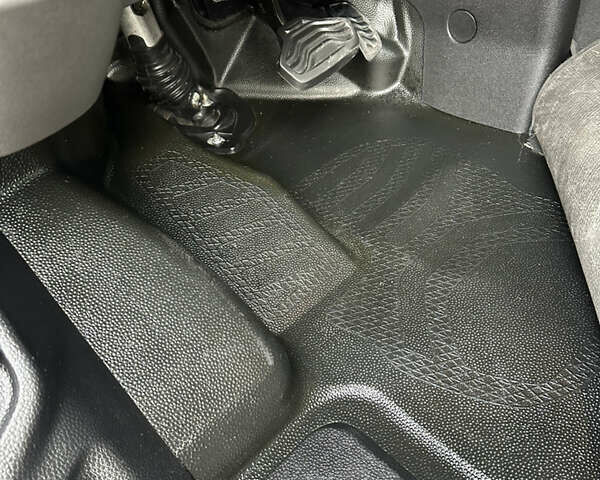 Сірий Форд Транзит Кастом, об'ємом двигуна 2 л та пробігом 255 тис. км за 21499 $, фото 110 на Automoto.ua