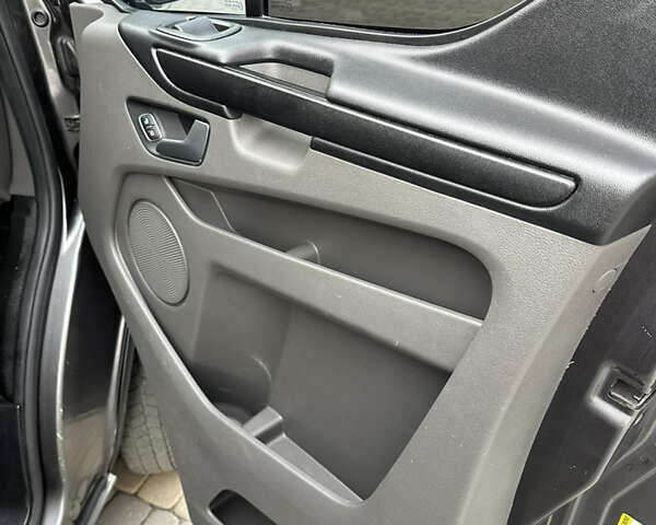 Сірий Форд Транзит Кастом, об'ємом двигуна 2 л та пробігом 255 тис. км за 21499 $, фото 63 на Automoto.ua