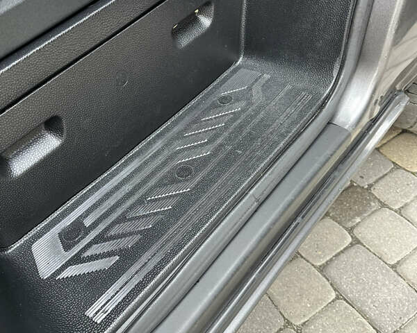 Сірий Форд Транзит Кастом, об'ємом двигуна 2 л та пробігом 255 тис. км за 21499 $, фото 52 на Automoto.ua