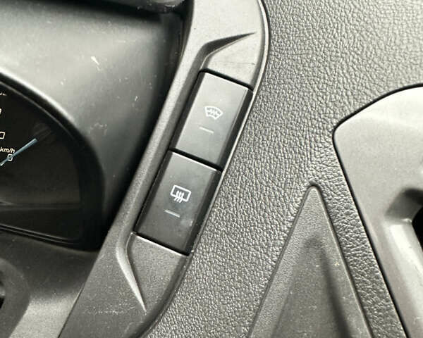 Серый Форд Транзит Кастом, объемом двигателя 2.2 л и пробегом 236 тыс. км за 15500 $, фото 20 на Automoto.ua