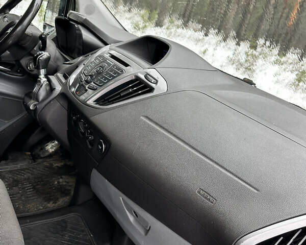 Серый Форд Транзит Кастом, объемом двигателя 2.2 л и пробегом 236 тыс. км за 15500 $, фото 22 на Automoto.ua