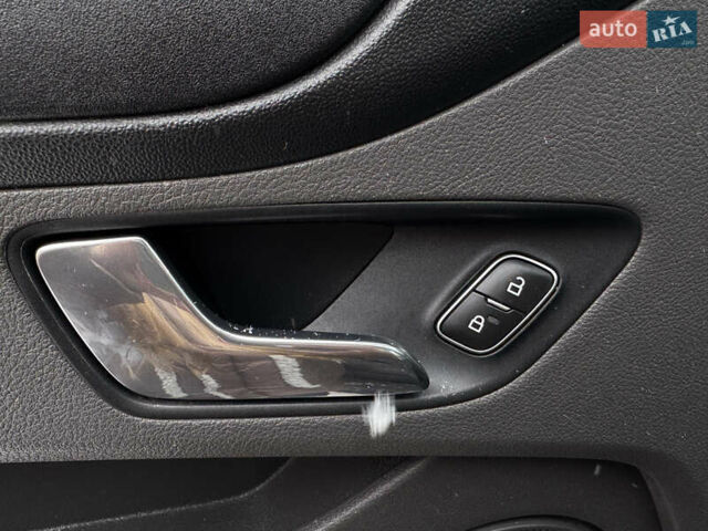 Синий Форд Транзит Кастом, объемом двигателя 2 л и пробегом 151 тыс. км за 13950 $, фото 30 на Automoto.ua