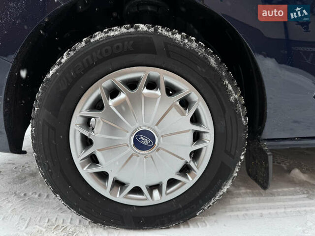 Синий Форд Транзит Кастом, объемом двигателя 2 л и пробегом 151 тыс. км за 13950 $, фото 67 на Automoto.ua