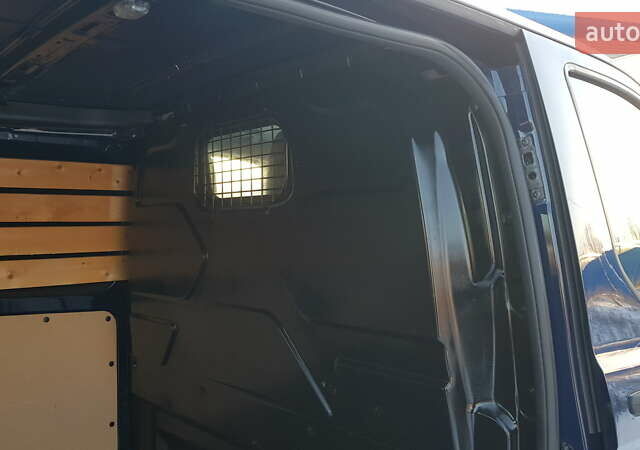 Синий Форд Транзит Кастом, объемом двигателя 2 л и пробегом 197 тыс. км за 15600 $, фото 36 на Automoto.ua