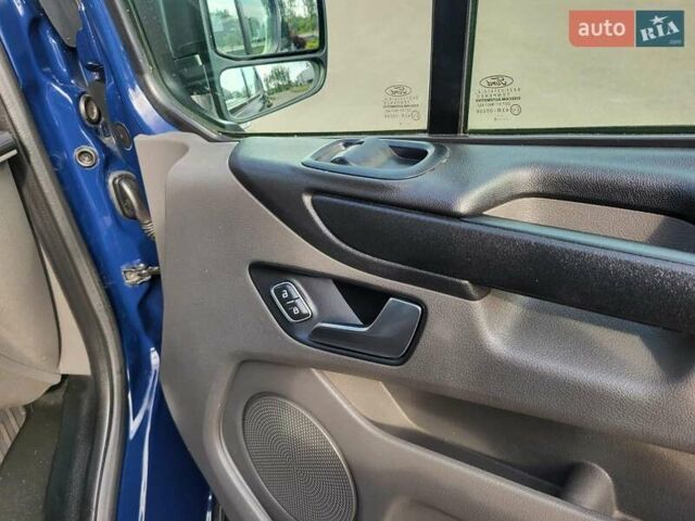 Синій Форд Транзит Кастом, об'ємом двигуна 2 л та пробігом 150 тис. км за 13950 $, фото 35 на Automoto.ua