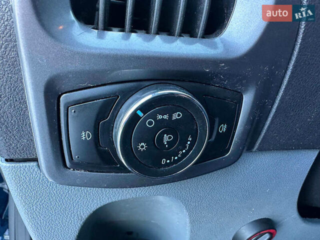 Синій Форд Транзит Кастом, об'ємом двигуна 2.2 л та пробігом 240 тис. км за 14740 $, фото 15 на Automoto.ua