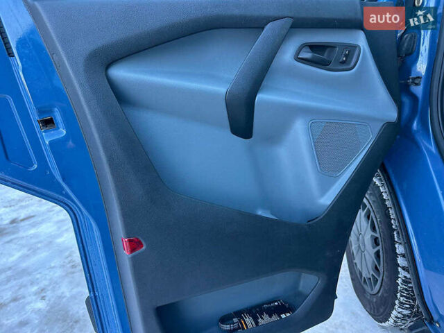 Синій Форд Транзит Кастом, об'ємом двигуна 2.2 л та пробігом 240 тис. км за 14740 $, фото 17 на Automoto.ua