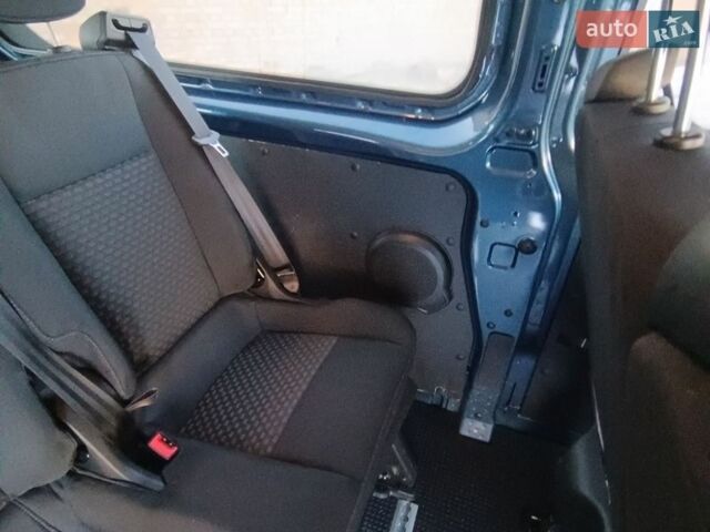 Синий Форд Транзит Кастом, объемом двигателя 2 л и пробегом 260 тыс. км за 18800 $, фото 29 на Automoto.ua