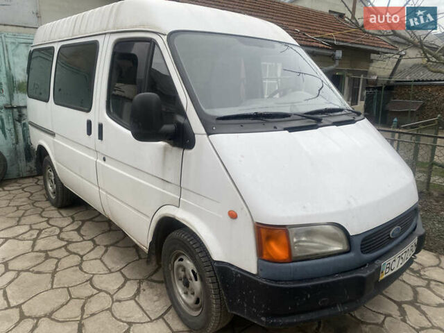 Белый Форд Транзит, объемом двигателя 2.5 л и пробегом 390 тыс. км за 3800 $, фото 1 на Automoto.ua