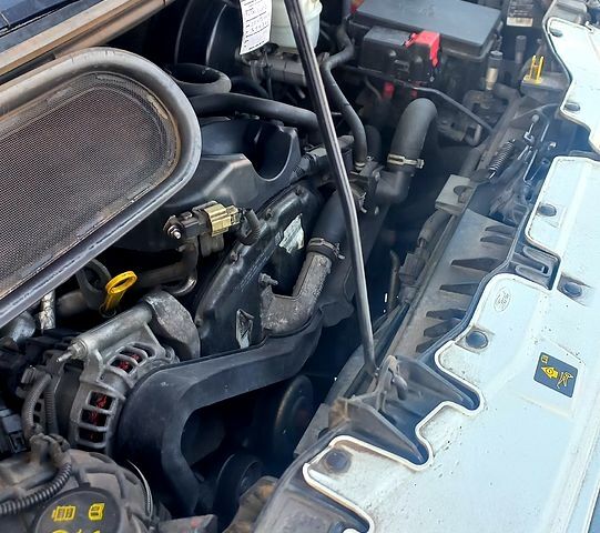 Белый Форд Транзит, объемом двигателя 2.2 л и пробегом 401 тыс. км за 22000 $, фото 2 на Automoto.ua