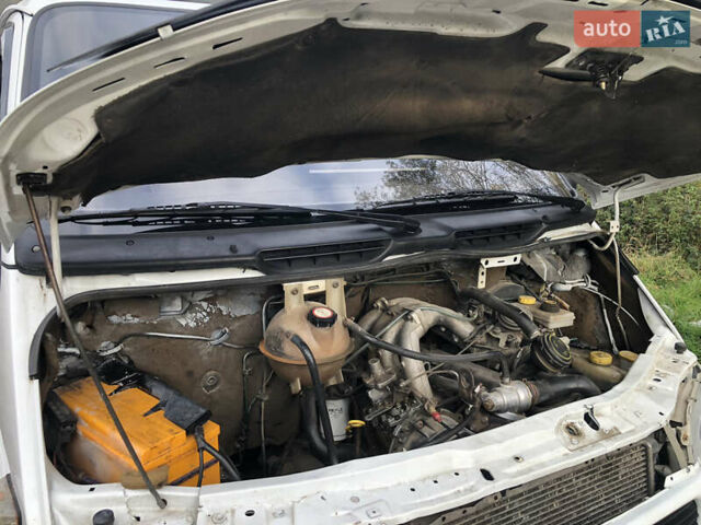 Білий Форд Транзит, об'ємом двигуна 2.5 л та пробігом 278 тис. км за 7900 $, фото 5 на Automoto.ua