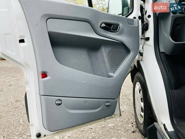 Белый Форд Транзит, объемом двигателя 2.2 л и пробегом 300 тыс. км за 15900 $, фото 27 на Automoto.ua