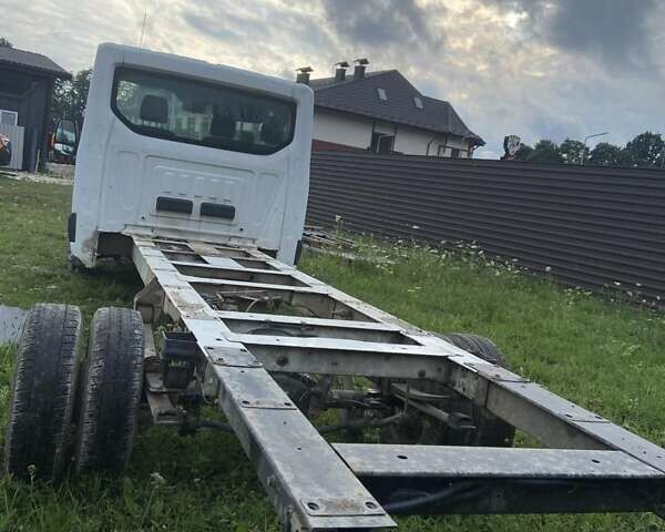 Белый Форд Транзит, объемом двигателя 2.2 л и пробегом 380 тыс. км за 15500 $, фото 10 на Automoto.ua