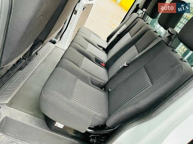 Белый Форд Транзит, объемом двигателя 2.2 л и пробегом 300 тыс. км за 15900 $, фото 32 на Automoto.ua