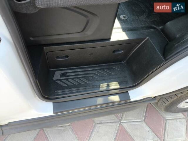 Білий Форд Транзит, об'ємом двигуна 0 л та пробігом 213 тис. км за 17999 $, фото 36 на Automoto.ua