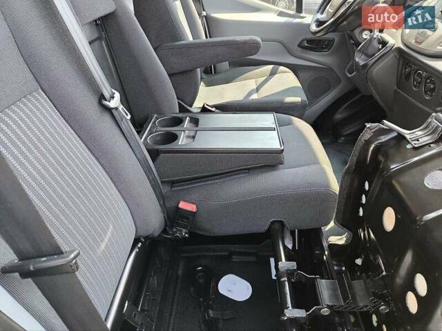 Белый Форд Транзит, объемом двигателя 0 л и пробегом 213 тыс. км за 17999 $, фото 42 на Automoto.ua