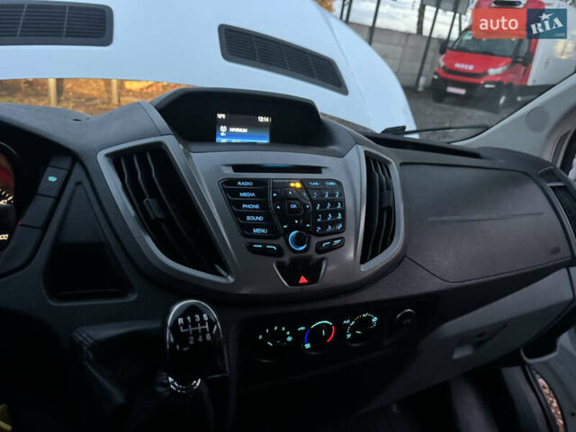 Белый Форд Транзит, объемом двигателя 2 л и пробегом 185 тыс. км за 24900 $, фото 27 на Automoto.ua