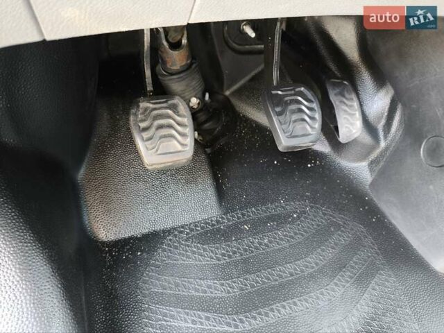 Белый Форд Транзит, объемом двигателя 0 л и пробегом 213 тыс. км за 17999 $, фото 24 на Automoto.ua