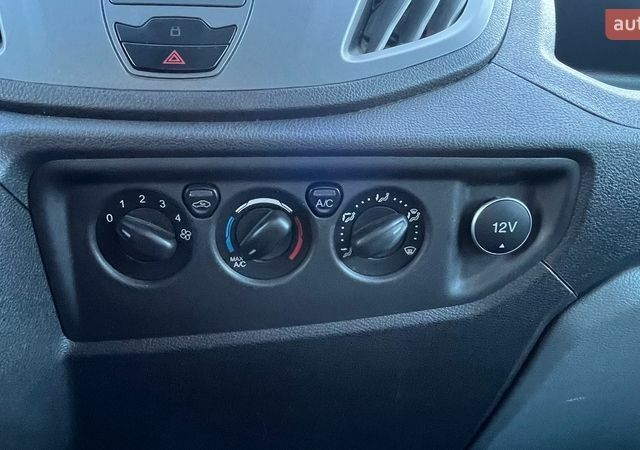 Білий Форд Транзит, об'ємом двигуна 2 л та пробігом 241 тис. км за 18000 $, фото 42 на Automoto.ua