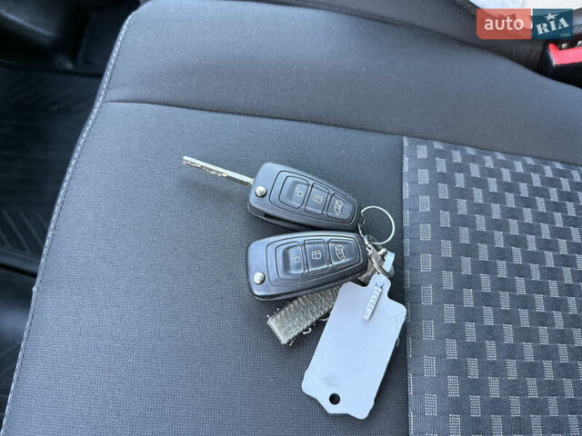 Белый Форд Транзит, объемом двигателя 0 л и пробегом 203 тыс. км за 20500 $, фото 52 на Automoto.ua