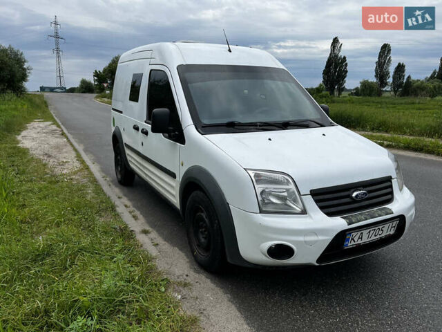 Білий Форд Транзит, об'ємом двигуна 1.8 л та пробігом 247 тис. км за 13000 $, фото 2 на Automoto.ua