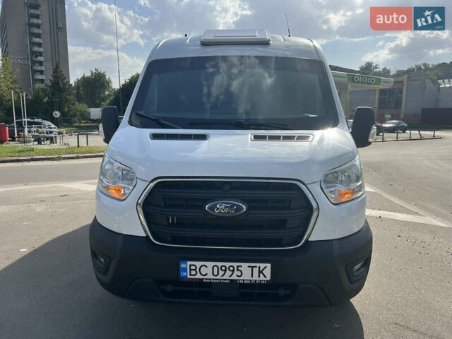 Белый Форд Транзит, объемом двигателя 2 л и пробегом 250 тыс. км за 71994 $, фото 1 на Automoto.ua