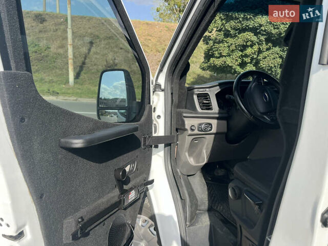 Белый Форд Транзит, объемом двигателя 2 л и пробегом 250 тыс. км за 71994 $, фото 6 на Automoto.ua