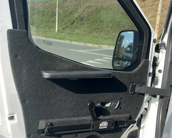 Белый Форд Транзит, объемом двигателя 2 л и пробегом 250 тыс. км за 71994 $, фото 7 на Automoto.ua